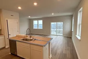 126 River Rdg Dr, Moon/Crescent Twp, PA 15108 - Photo 5