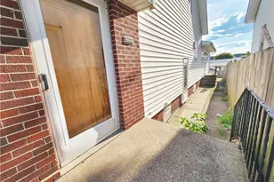 424 Pennsylvania Ave, Rochester, PA 15074 - Photo 5