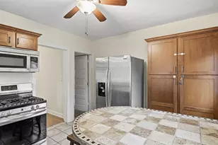 774 Melbourne, Pittsburgh, PA 15217 - Photo 9