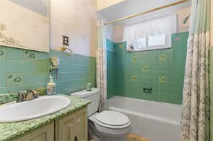 142 Donmor Dr, Ross Twp, PA 15237 - Photo 11