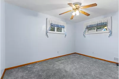 142 Donmor Dr, Ross Twp, PA 15237 - Photo 13