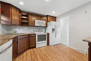 103 Ruth Dr, Hempfield Township, PA 15639 - Photo 7