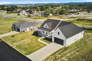 491 Shannon Dr, Mount Pleasant Township, PA 15666 - Photo 3