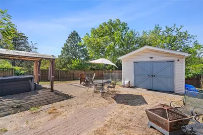 2002 Vermont Ave, West Mifflin, PA 15122 - Photo 21