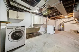 42 Barton Dr, Pittsburgh, PA 15221 - Photo 31