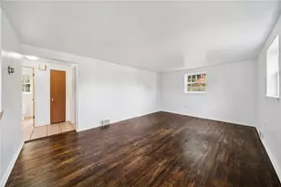 42 Barton Dr, Pittsburgh, PA 15221 - Photo 5