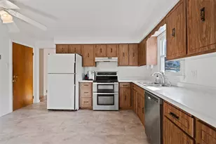 203 Nottingham Dr, Moon-Crescent Township, PA 15108 - Photo 7