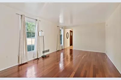 203 Nottingham Dr, Moon-Crescent Township, PA 15108 - Photo 9