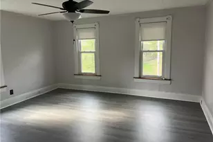 1809 W 11th St, Patterson Township, PA 15010 - Photo 9