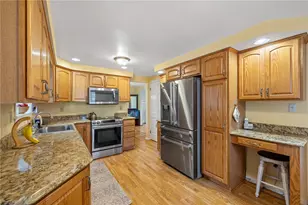 154 Cassia Dr, Jefferson Hills, PA 15025 - Photo 11