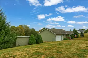 3777 Grandview Rd, Ellwood City, PA 16117 - Photo 5