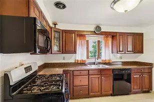 105 Parkwyn Dr, Elizabeth Twp/Boro, PA 15037 - Photo 9