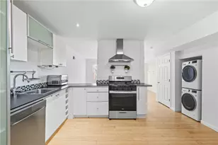 1824 Fox Wy, Pittsburgh, PA 15203 - Photo 13