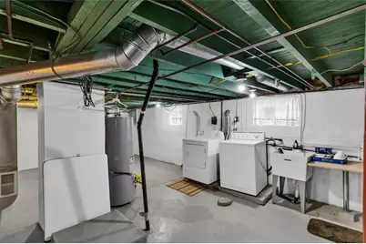 323 Sycamore Street, Vandergrift, PA 15690 - Photo 23