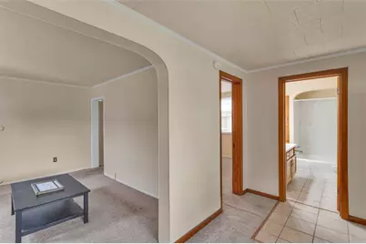 323 Sycamore Street, Vandergrift, PA 15690 - Photo 7