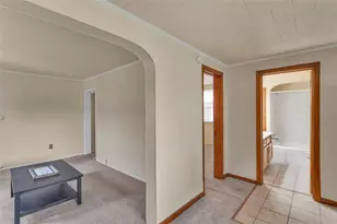 323 Sycamore St, Vandergrift, PA 15690 - Photo 7