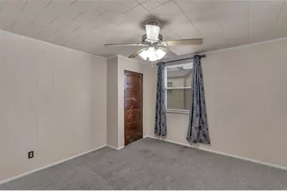 323 Sycamore Street, Vandergrift, PA 15690 - Photo 19
