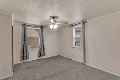 323 Sycamore Street, Vandergrift, PA 15690 - Photo 17