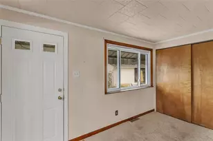 323 Sycamore St, Vandergrift, PA 15690 - Photo 3