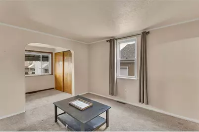 323 Sycamore Street, Vandergrift, PA 15690 - Photo 5