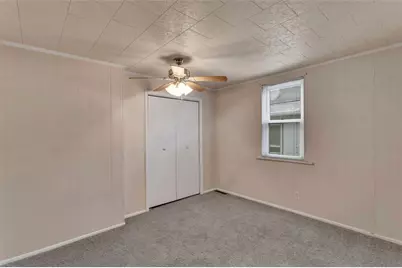 323 Sycamore Street, Vandergrift, PA 15690 - Photo 13