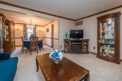 1005 Jeff Drive, South Park, PA 15129 - Photo 5