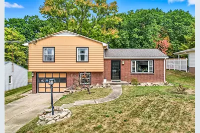 2062 Debrakeleer Ave, Farrell, PA 16121 - Photo 1