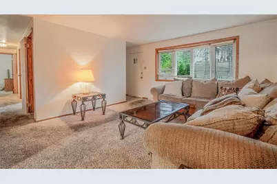 954 Ellen Dr, Pittsburgh, PA 15227 - Photo 11