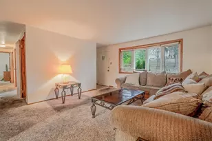 954 Ellen Dr, Pittsburgh, PA 15227 - Photo 11