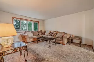 954 Ellen Dr, Pittsburgh, PA 15227 - Photo 13