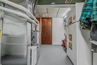 954 Ellen Dr, Pittsburgh, PA 15227 - Photo 31