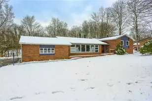 212 Ridgeway Dr, Economy, PA 15005 - Photo 1