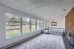 212 Ridgeway Dr, Economy, PA 15005 - Photo 7