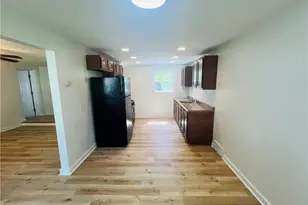 543 Burton Dr, Pittsburgh, PA 15235 - Photo 9