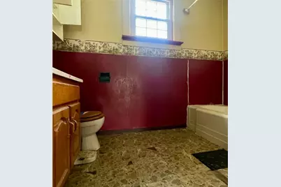 315 Spruce St, Vandergrift, PA 15690 - Photo 9