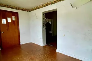 315 Spruce St, Vandergrift, PA 15690 - Photo 5