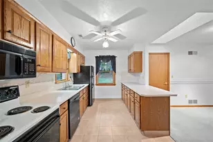 806 Magnolia Ct, Saxonburg Boro, PA 16056 - Photo 11