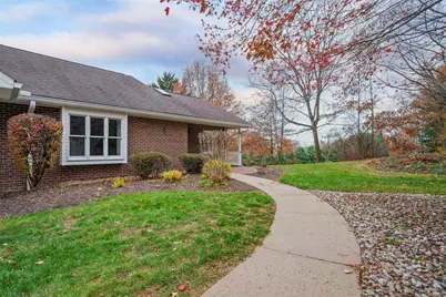 806 Magnolia Ct, Saxonburg Boro, PA 16056 - Photo 3