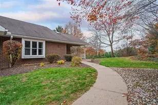 806 Magnolia Ct, Saxonburg Boro, PA 16056 - Photo 3