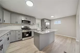 439 Regency Dr, Pittsburgh, PA 15239 - Photo 5