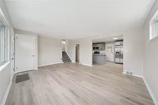 439 Regency Dr, Pittsburgh, PA 15239 - Photo 3