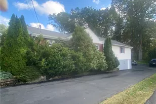 116 Turnpike Dr, Hempfield Township, PA 15642 - Photo 5