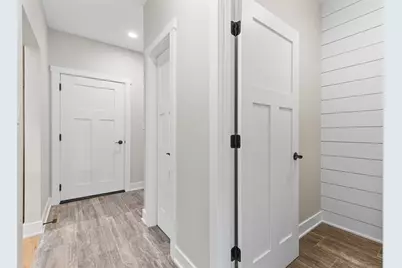 1037 Skyline Dr, Cecil, PA 15317 - Photo 19