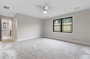 1037 Skyline Dr, Cecil, PA 15317 - Photo 37