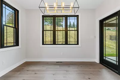 1037 Skyline Dr, Cecil, PA 15317 - Photo 15