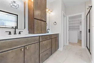 1037 Skyline Dr, Cecil, PA 15317 - Photo 25