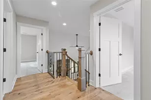 1037 Skyline Dr, Cecil, PA 15317 - Photo 29