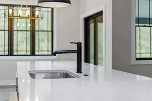 1037 Skyline Dr, Cecil, PA 15317 - Photo 17