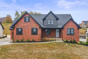 1037 Skyline Dr, Cecil, PA 15317 - Photo 1