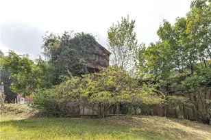 2241 Laketon Rd, Pittsburgh, PA 15221 - Photo 5